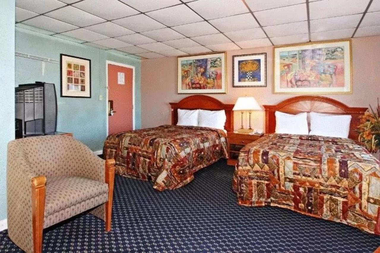 The Regal Inn & Suites Rosedale Exterior photo